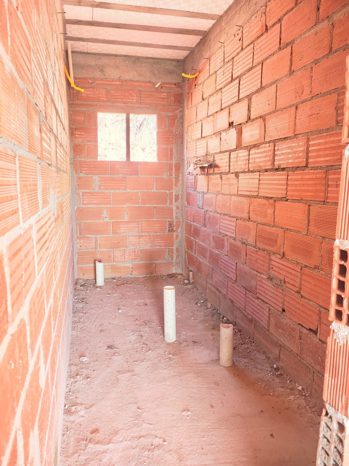 M08
